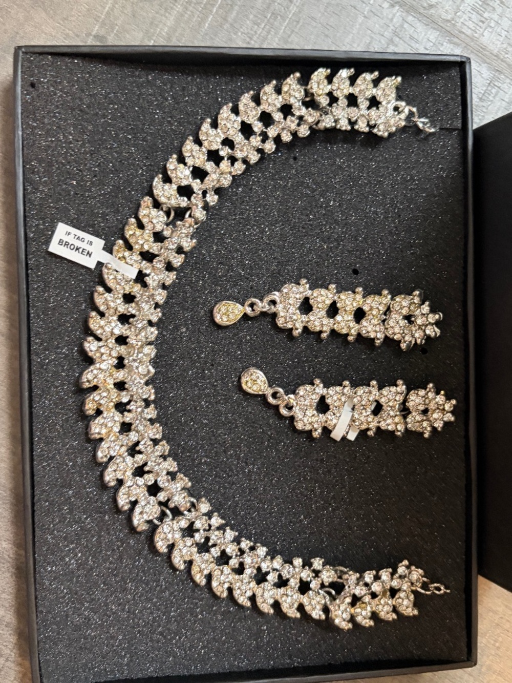 New Unworn Indian Silver Tone Rhinestone Statement Necklace & Earrings Set